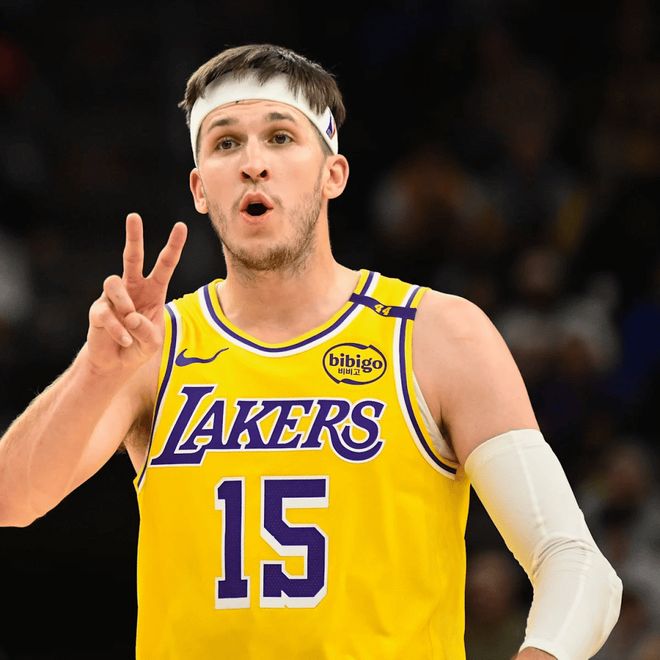 湖人核心里夫斯跳出1490万合同 腾出5000万空间备